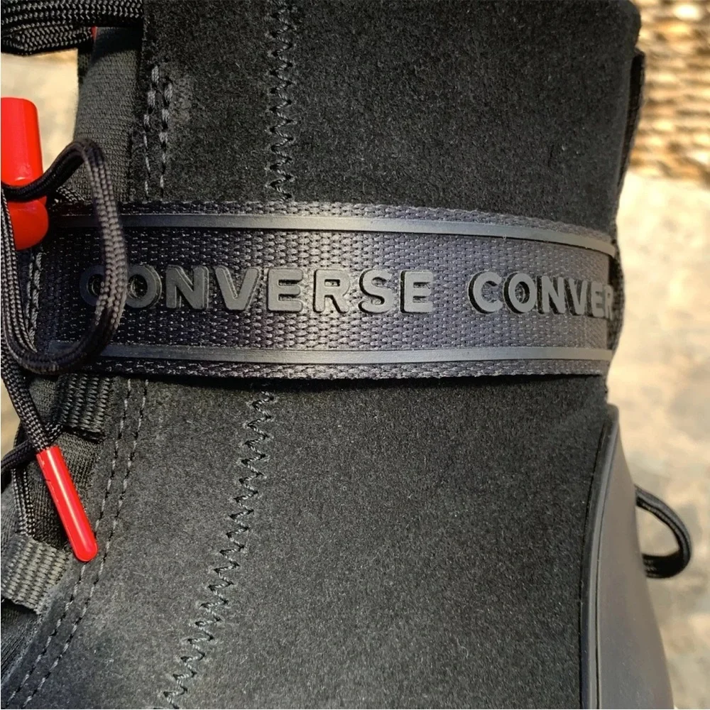 Converse black chucks